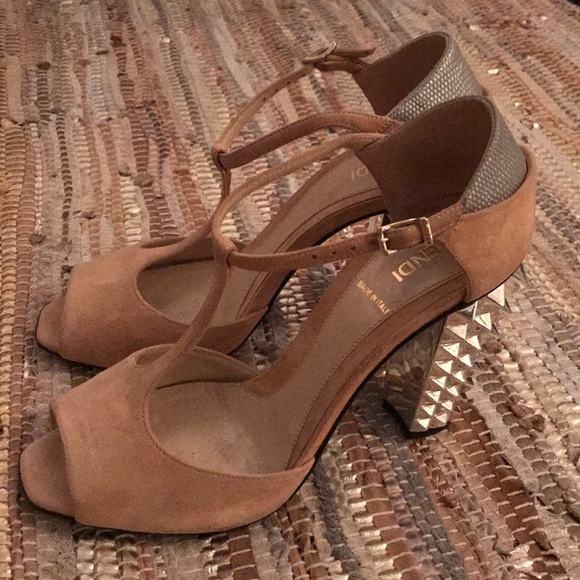 Fendi chunky heel, suede, beautiful blush. - Picture 3 of 3